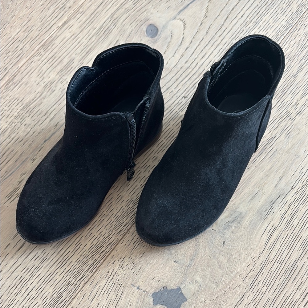 Cat & Jack Black Boots with Suede Material and Low Heel
